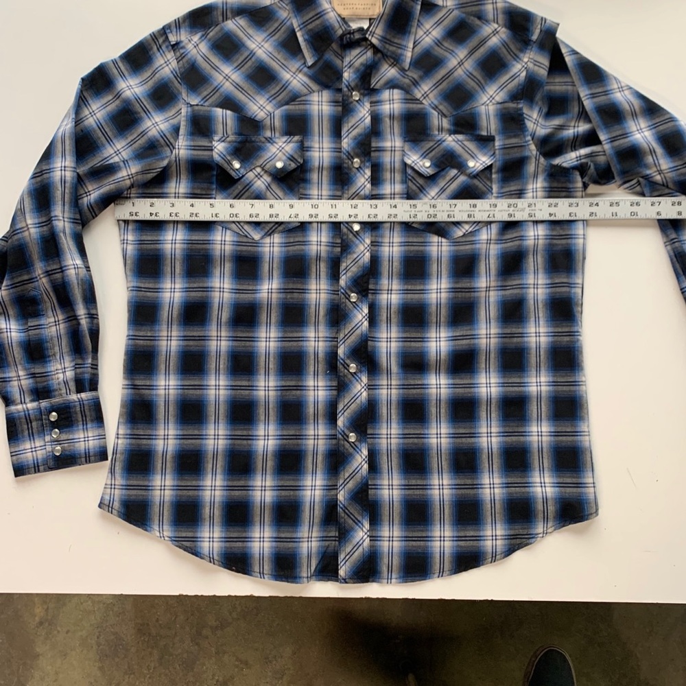 EUC wrangler long sleeve pearl snap button shirt - Picture 4 of 5